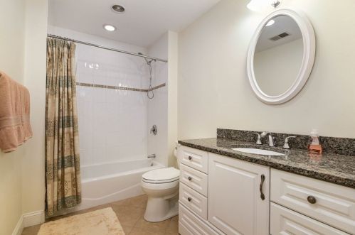 208 Vly Rd, Needham MA 02492-4720 exterior