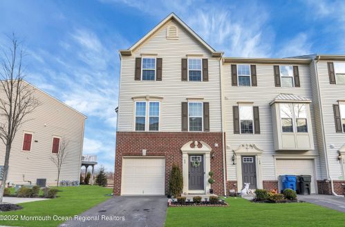 80 Kyle Dr, Tinton Falls NJ 07712-7535 exterior