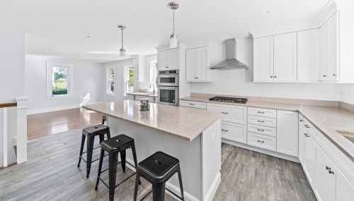 363 Pleasant St, Milton MA  02186-4764 exterior