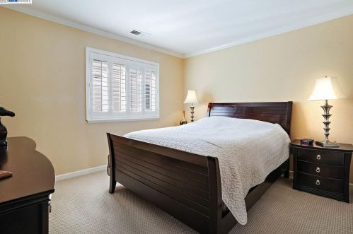 2349 Pacifica Ct, San Leandro CA 94577 exterior