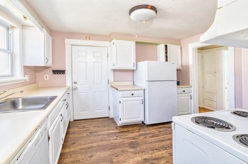 34 Lawn Ave, Quincy MA 02169-7336 exterior