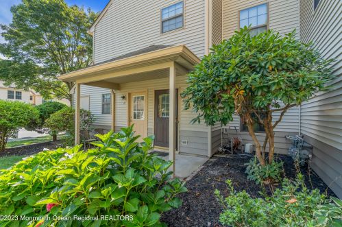 402 Daffodil Dr, Jackson Twp NJ 08527-4127 exterior