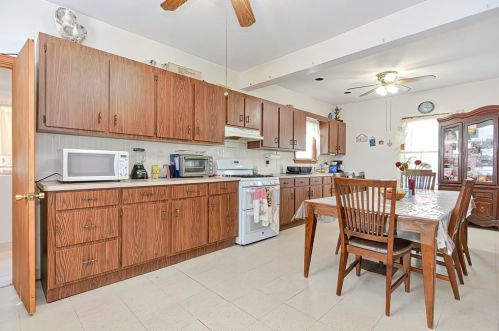 62 Paris St, Everett MA 02149-4409 exterior