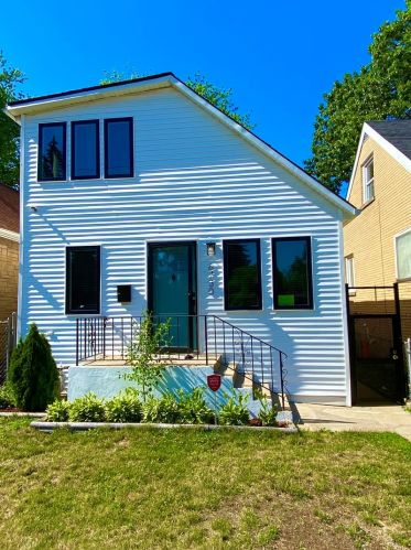 6730 41st St, Forest View, IL 60402-4175