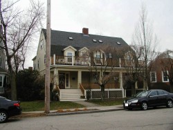 458 Woodward St, Newton, MA 02468-1521