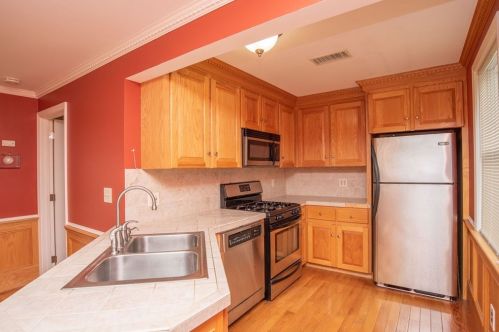 94 Langley St, Fall River MA 02720-4004 exterior