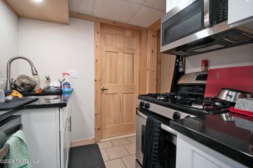 1062 Lakehurst Ave, Jackson Twp NJ 08527-5250 exterior