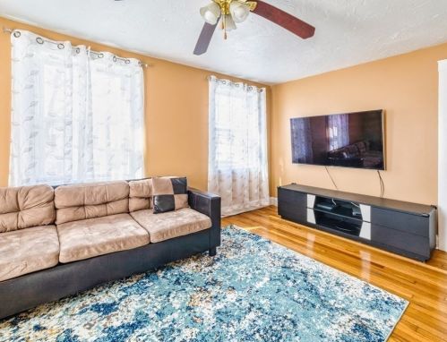 34 Lawn Ave, Quincy MA 02169-7336 exterior