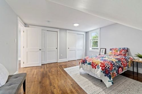 21 Beacon Pl, Chelsea MA  02150-1705 exterior