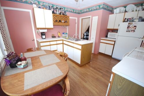 129 Cooley St, Agawam MA  01001-1206 exterior