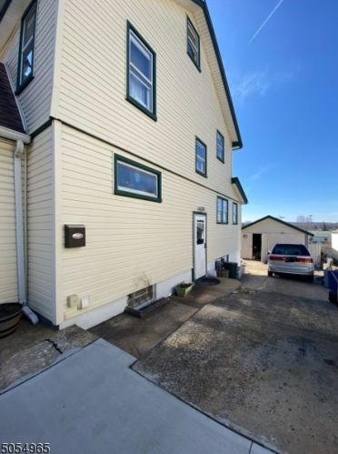 49 Belmohr St, Belleville, NJ 07109-2249