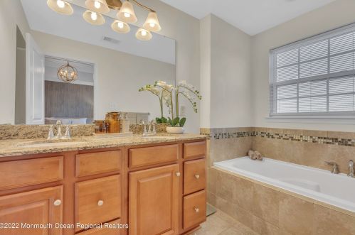 80 Kyle Dr, Tinton Falls NJ 07712-7535 exterior