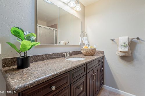 3009 Anderson Dr, Phoenix AZ 85053-1812 exterior