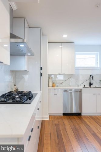 1813 6 St, Philadelphia PA 19140-4528 exterior