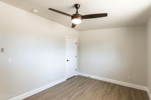 2571 Captain Dreyfus Ave, Phoenix AZ  85032-5914 exterior