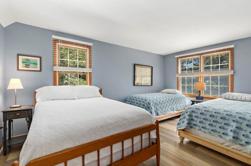 385 Glacier Hl Rd, Eastham MA 02642-2168 exterior