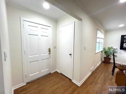 35 Lexington Ave, Cresskill NJ  07626-1230 exterior