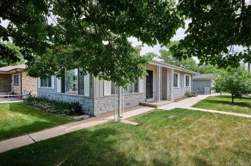 3296 Downing St, Englewood, CO 80113-2958