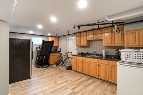 940 Randolph Ave, Milton MA 02186-4030 exterior