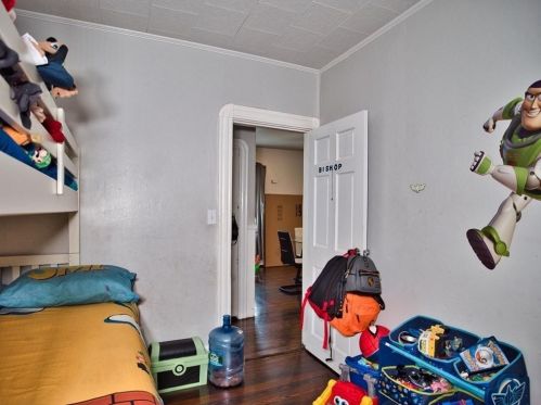 74 Clark St, New Bedford MA 02740-7021 exterior