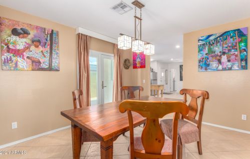 935 Catalina Dr, Phoenix, AZ 85013-4019