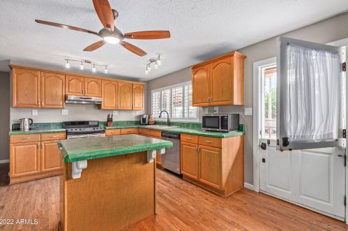 18739 30th St, Phoenix AZ  85050-3409 exterior