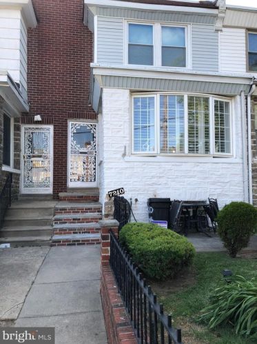7210 20th St, Philadelphia, PA 19138-2706