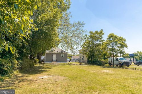 449 Broad St, West Deptford NJ 08096-1055 exterior