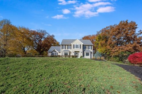 1 Eric Rd, Norfolk MA 02056-1914 exterior