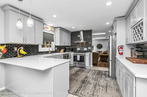 1120 Sycamore Ave, Tinton Falls NJ 07724-3237 exterior