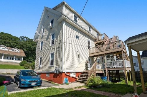 32 Warner St, Gloucester MA 01930-2841 exterior