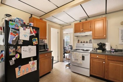 32 Corthell Ave, Whitman MA 02382-1803 exterior