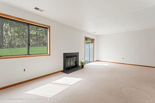 73 Wigwam Ln, Tinton Falls NJ 07724-3176 exterior