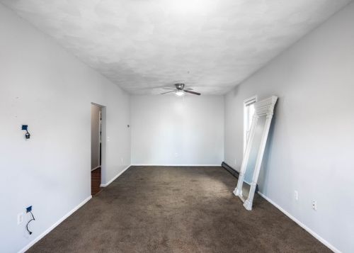 49 Pearl St, Everett MA 02149-1105 exterior