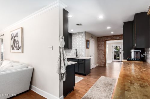 4231 Catalina Dr, Phoenix AZ 85031-3726 exterior