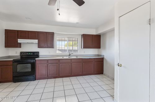 2502 58 Ln, Phoenix AZ 85035-1733 exterior