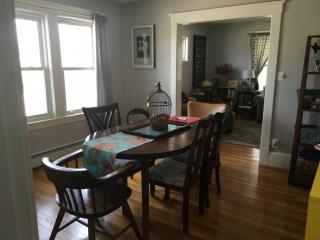 11 Menotomy Rd, Arlington MA  02476-6109 exterior