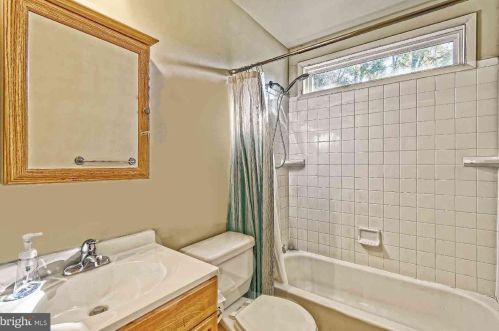 1375 Park Pl, West Deptford NJ 08093-1940 exterior