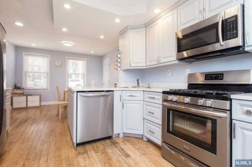 206 8th St, Cresskill NJ  07626-1915 exterior