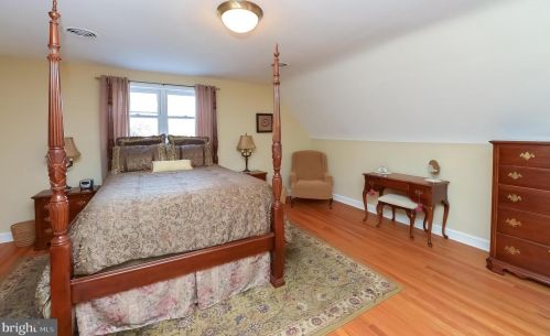 645 Kings Hwy, West Deptford NJ 08096-3129 exterior