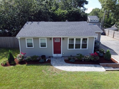 22 Janet St, Plymouth, MA 02360-1412