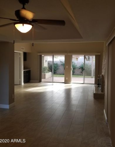 12639 40 Pl, Phoenix AZ 85050-8745 exterior