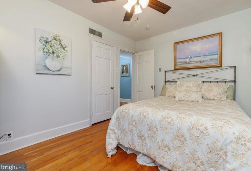 605 Delaware St, West Deptford NJ  08096-1576 exterior