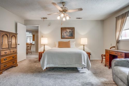 3921 Greenway Dr, Garland TX 75041-4810 exterior