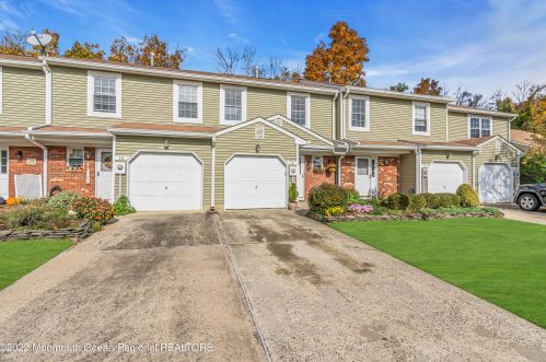 36 Birch Ln, Tinton Falls, NJ 07724-3471