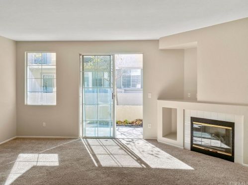 8070 Treeview Ct, Anaheim CA 92808-1553 exterior