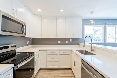 4769 Belleview St, Phoenix AZ  85008-5606 exterior