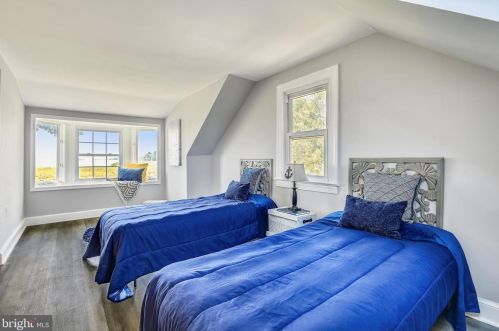 1525 Bay Dr, Shady Side MD exterior