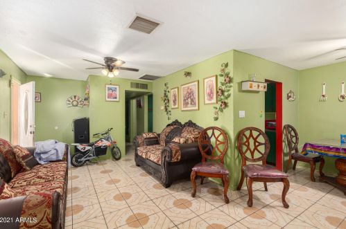 1039 27 Dr, Phoenix AZ 85045-2209 exterior