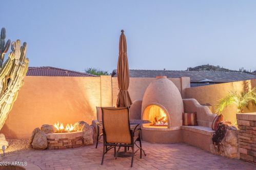 27417 60 Ln, Phoenix AZ 85035-4824 exterior